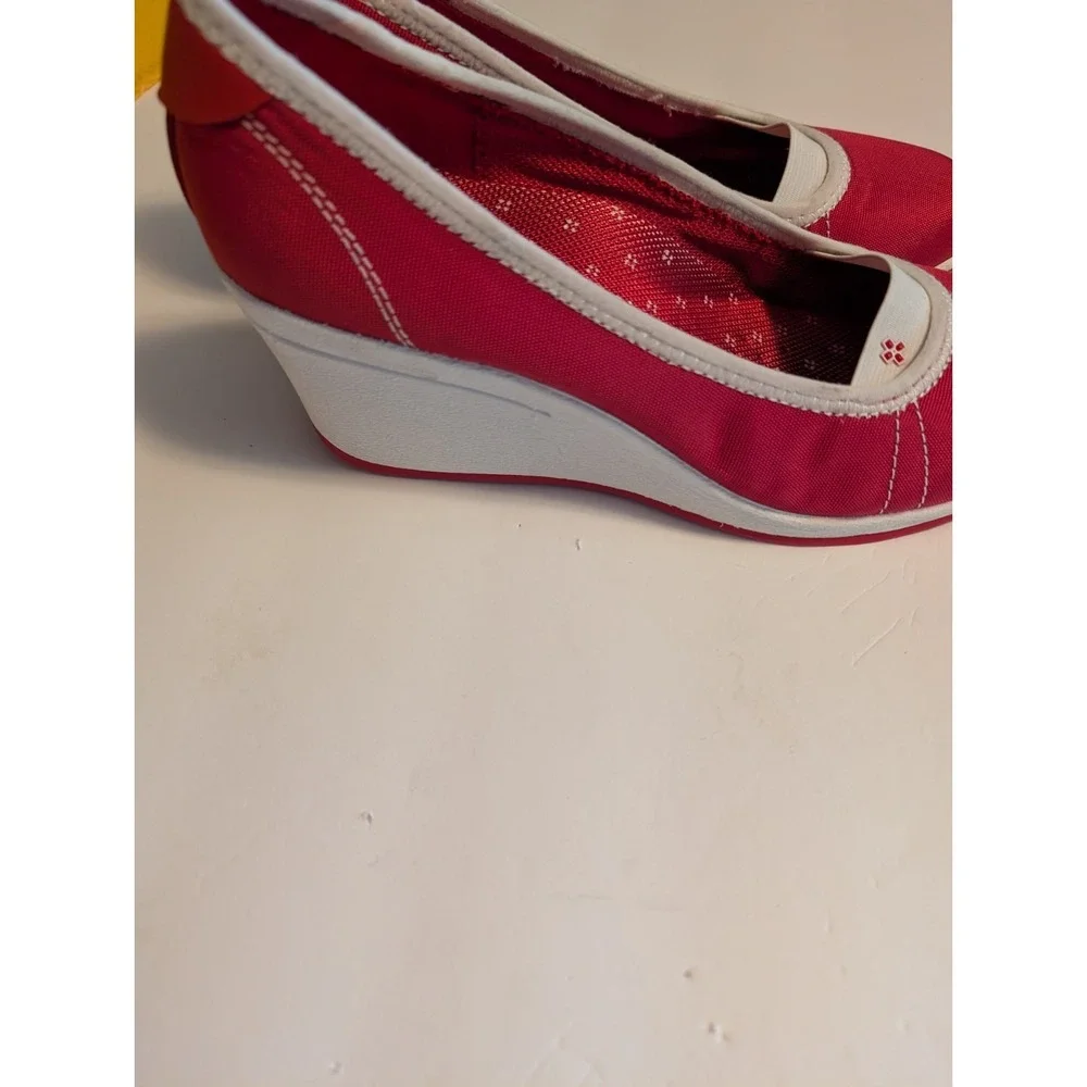 Womens Red Wedge Naturalizer Shoes Size 8.5 M